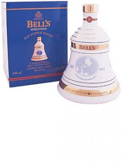 Bell's Christmas 2001 / 8 Year Old Blended Scotch Whisky