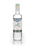A bottle of Salto 39 Cachaça