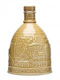 A bottle of Isle of Skye 18 Year Old Potteries Ceramic Blended Scotch Whisky