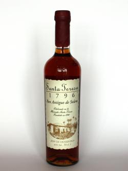 Santa Teresa 1796 Ron Antiguo de Solera Front side