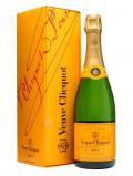 A bottle of Veuve Clicquot Yellow Label NV / Gift Box